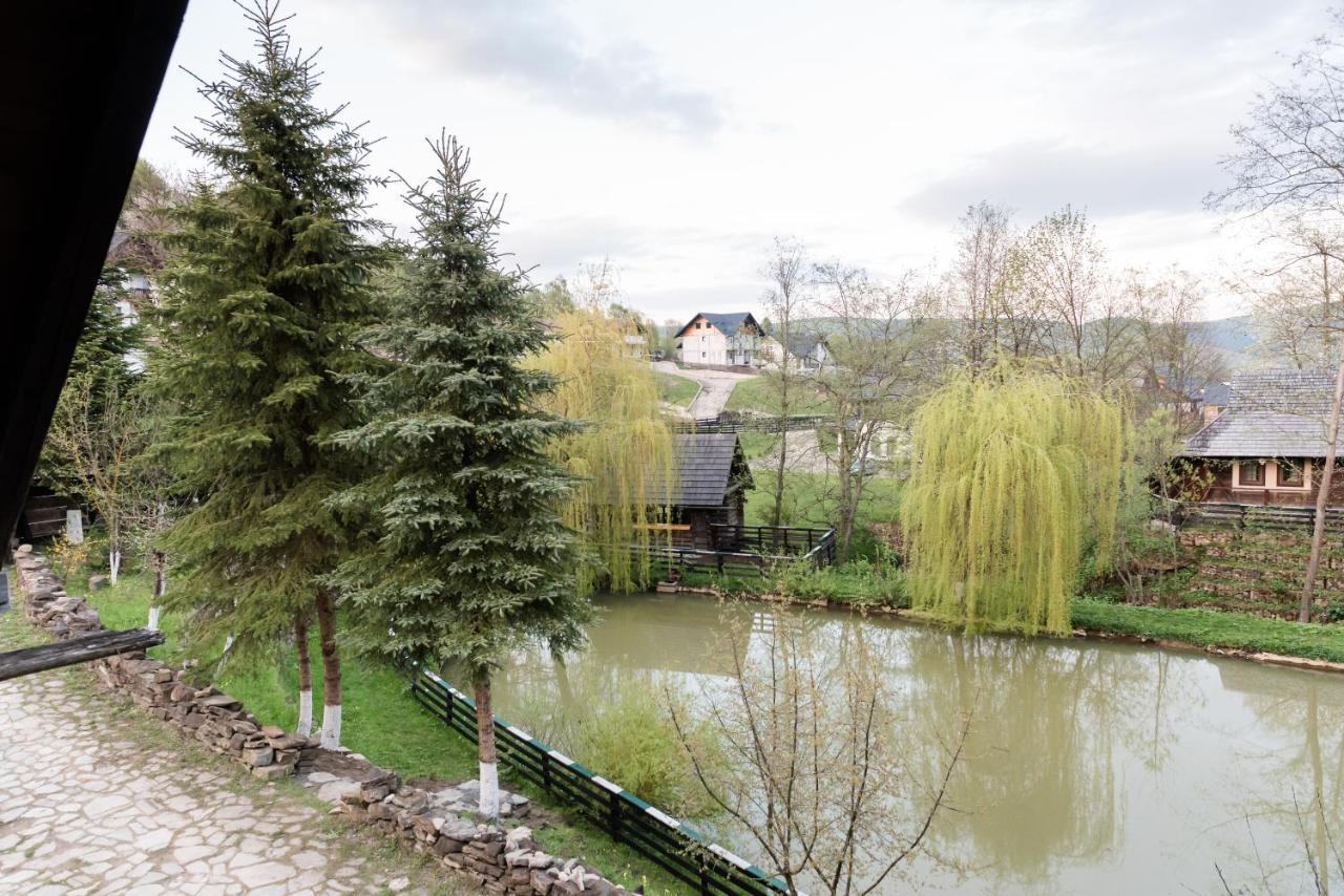 Pensiunea Casa Bunicilor Mînăstirea Humorului Esterno foto