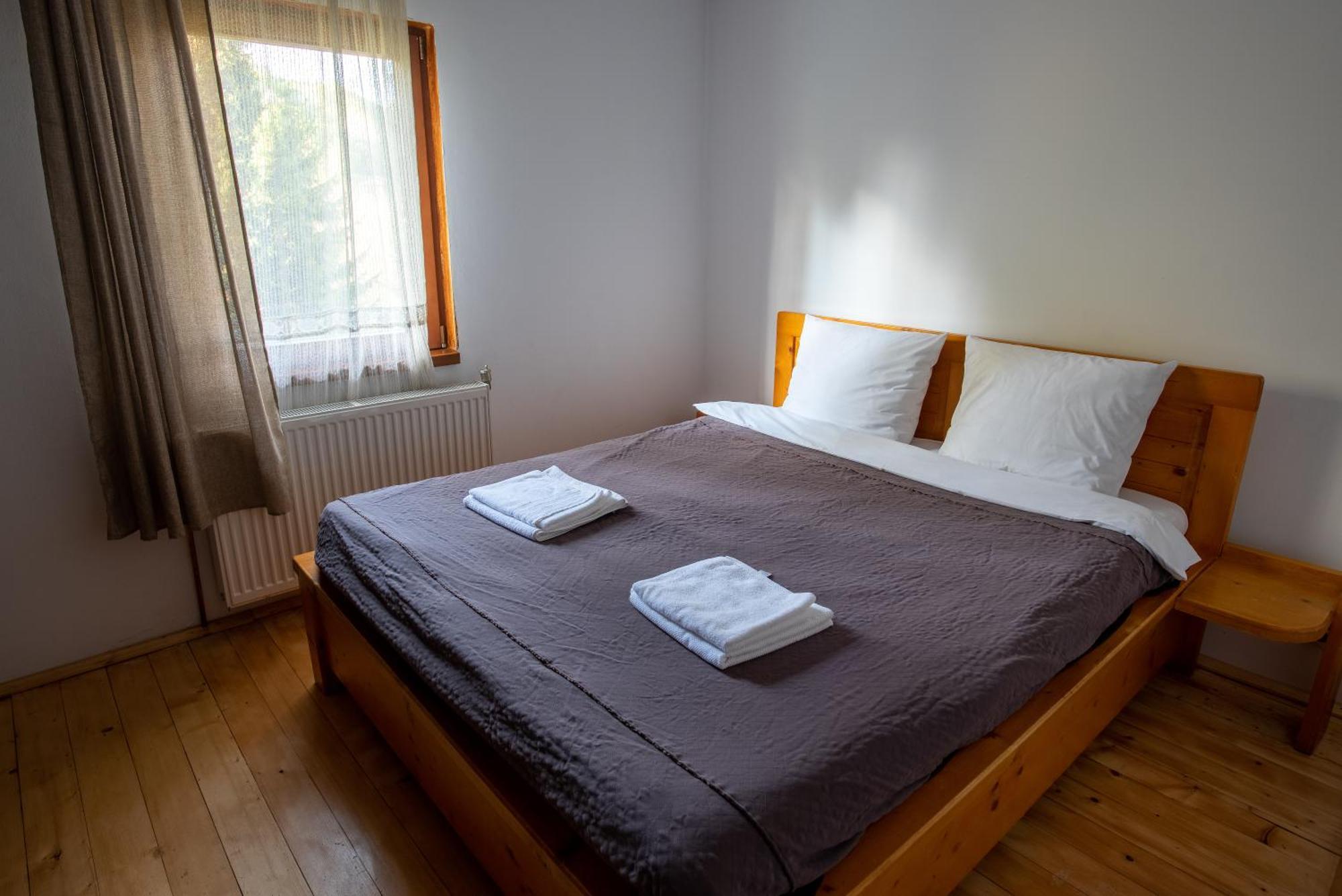 Pensiunea Casa Bunicilor Mînăstirea Humorului Camera foto